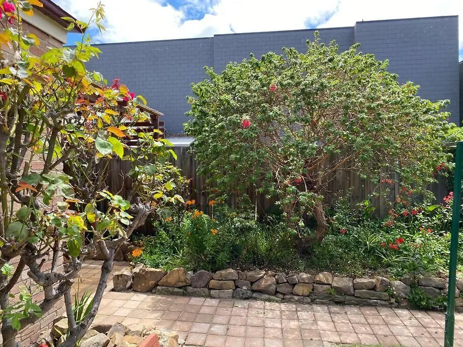 Campbell St Cottage, Hobart Cbd