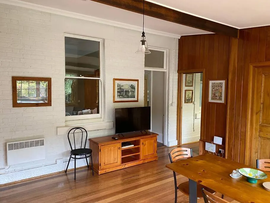 Campbell St Cottage, Hobart Cbd 0*,