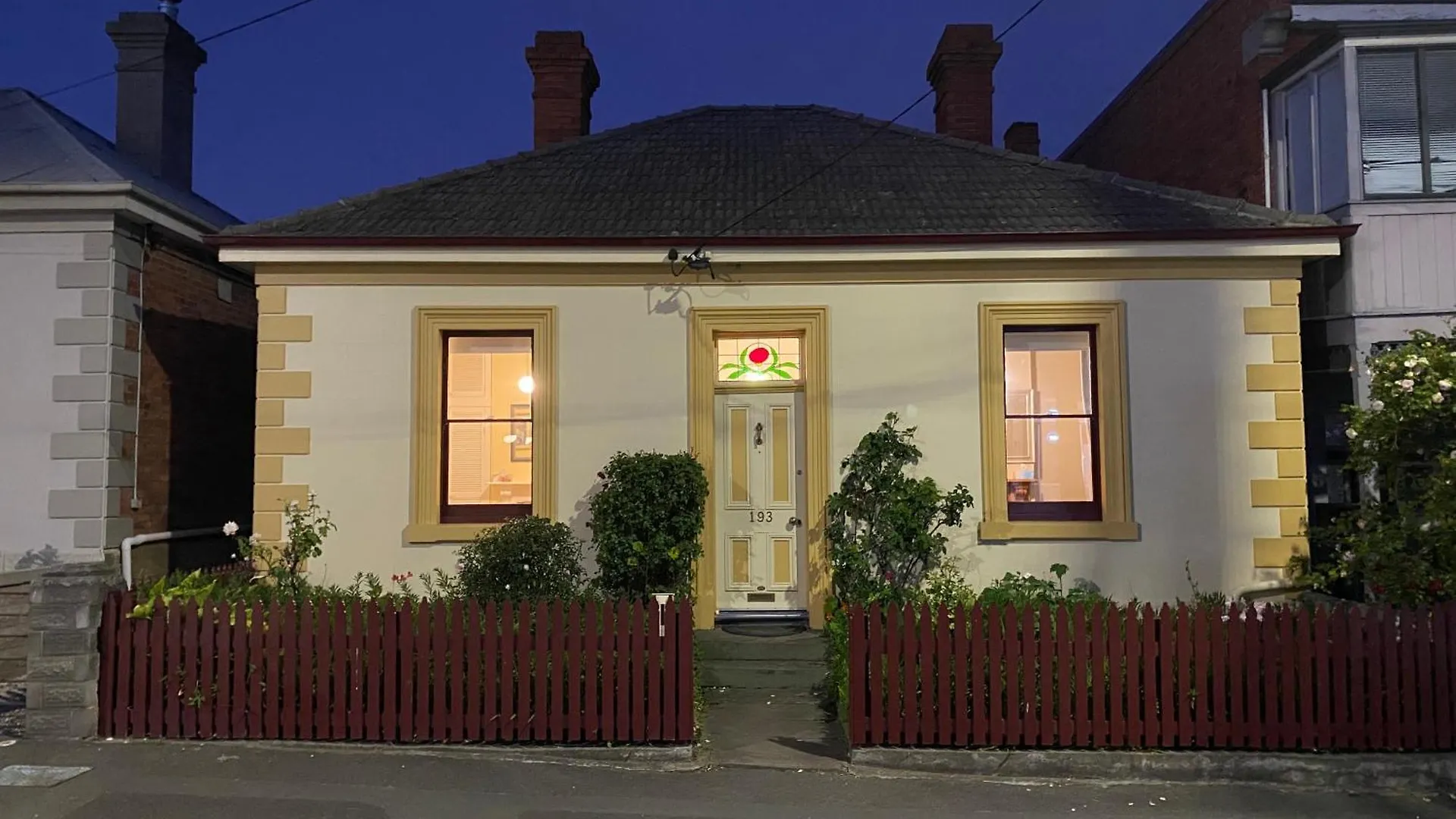Campbell St Cottage, Hobart Cbd